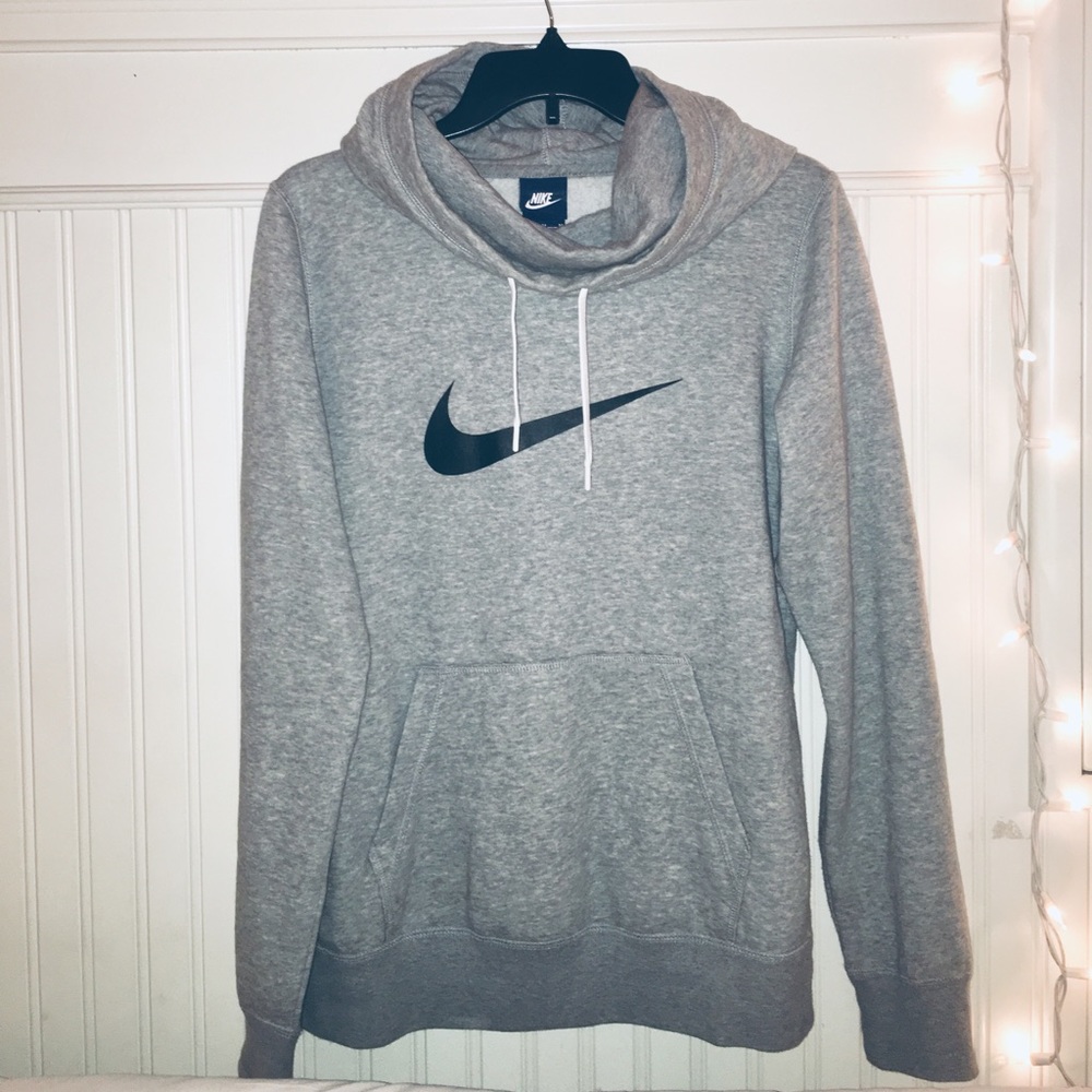 Nike Hoodie w/ Extra Neck 🏃🏼‍♀️